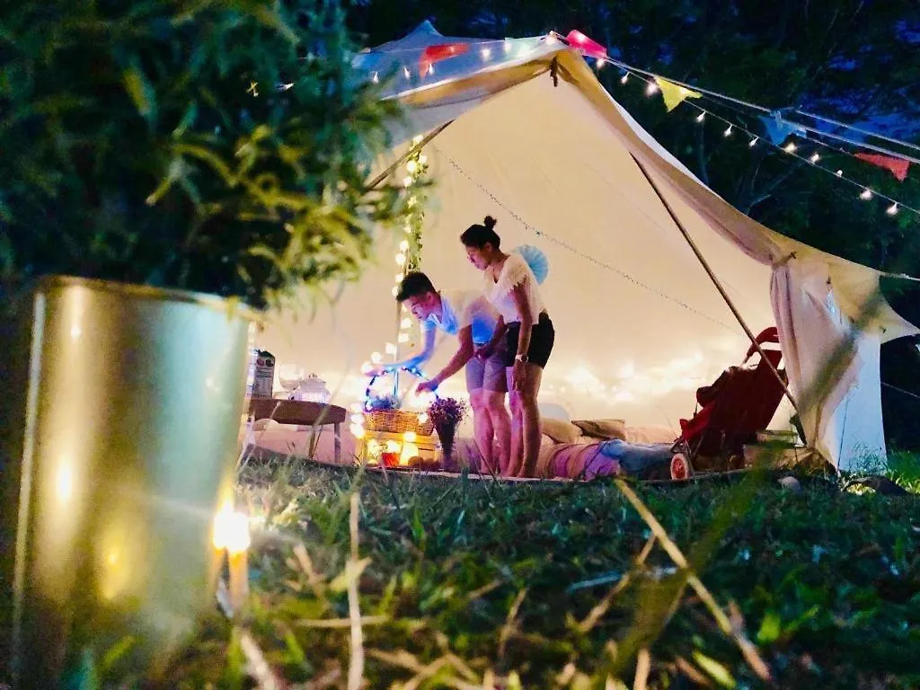 Hotel Glamping Kaki Singapore