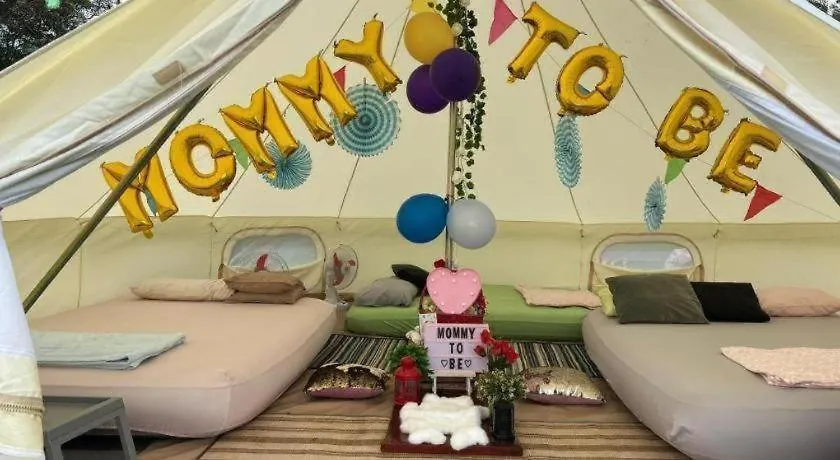 Hotel Glamping Kaki Singapore